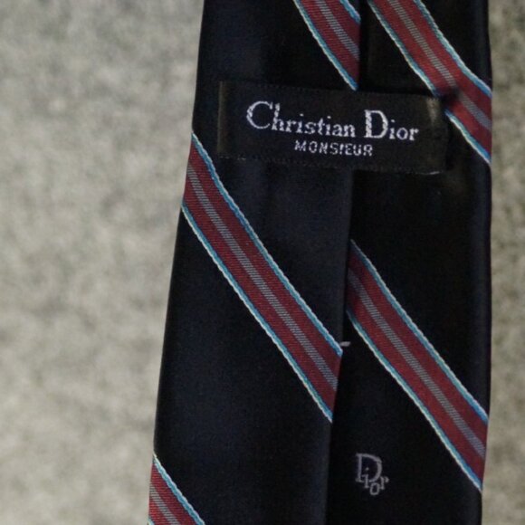 Vintage Christian Dior Neck Tie Mens Red Blue Stripe 100% Silk Made in Paris - Picture 3 of 3